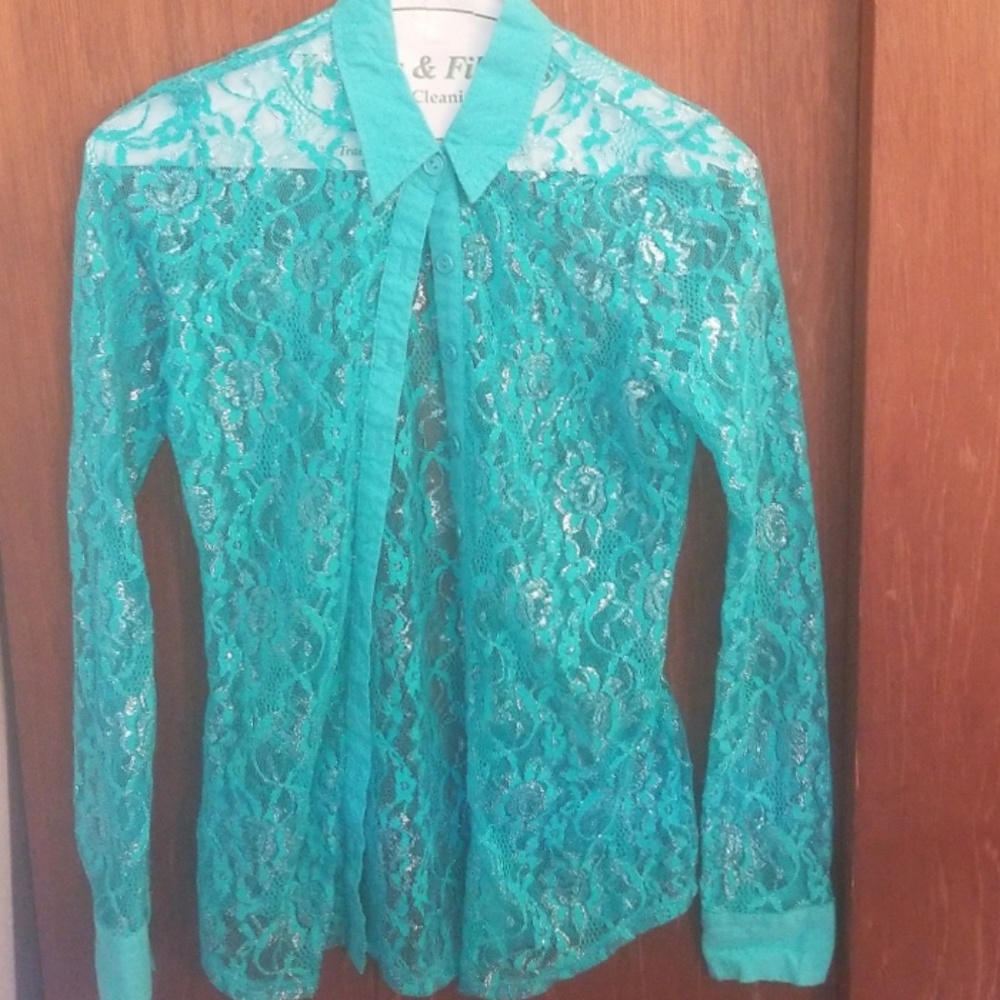 Juniors lace top